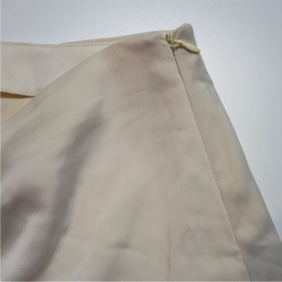 Urban Outfitters cream mini skirt with front button details - size large - Picture 6 of 11